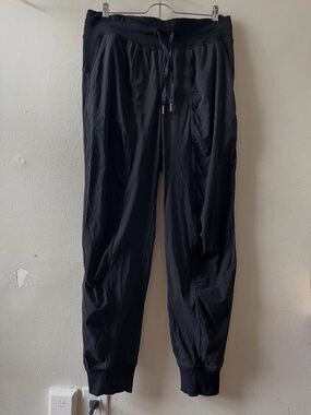 Dance Studio Mid-Rise Jogger